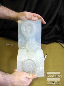 לחיצה להגדלת תמונה סיליקון ליציקה Sorta Clear® 40 העתיק במדוייק את פרטי המודל המקורי וכעת מוכן ליציקת העתק.