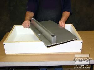 לחיצה להגדלת תמונה מכינים מסגרת תבנית למודל המקורי. יש לבנות האת המסגרת כך שתיווצר תבנית בעובי של לפחות 1 ס