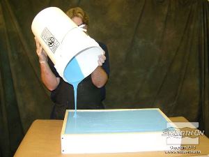 לחיצה להגדלת תמונה מניחים לתבנית להתמצק במשך הלילה.