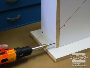 לחיצה להגדלת תמונה סוגרים מחדש את קופסת התבנית על תבנית סיליקון Mold Max 15T.