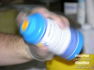 לחיצה להגדלת תמונה לפני מדידת המקשה (Part B), חשוב לנער או לערבב את החומר במשך מספר שניות.