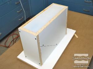 לחיצה להגדלת תמונה מניחים לסיליקון Mold Max 15T להתמצק במשך הלילה (16 שעות) בטמפרטורת החדר (23C).