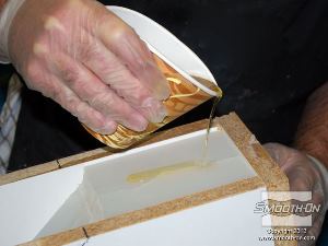 לחיצה להגדלת תמונה לשרף זה צמיגות נמוכה מאוד, מה שהופך את מזיגתו לתבנית לקלה ביותר.