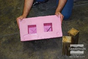 לחיצה להגדלת תמונה התבנית מוכנה לפתיחתה והוצאת היציקה.