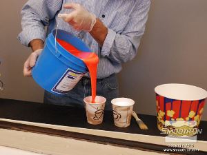 לחיצה להגדלת תמונה מערבבים את הסיליקון Rebound® 25  ביחס ערבוב 1:1.