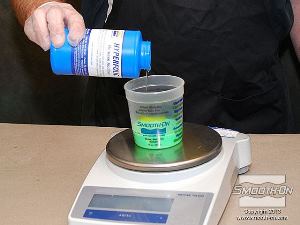 לחיצה להגדלת תמונה מוסיפים 40 גרם של תוסף Hyper Folic למקשה  (יחסי ערבוב 100:100:40 [A:B:Hyper Folic])