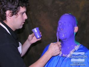 לחיצה להגדלת תמונה מורחים שכבה של סיליקוןBody Double STANDARD SET ישירות על השכבה הקודמת לאחר שהיא נעשית מעט דביקה.