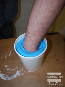 לחיצה להגדלת תמונה תוך דקות ®Alja-Safe Breeze מתמצק והופך לחומר דמוי גומי.