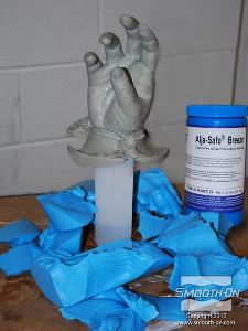 לחיצה להגדלת תמונה החימר מכיל את הפרטים הקטנים ביותר של המודל הראשוני, שהועתקו ע