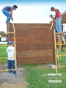 לחיצה להגדלת תמונה חיבור הפאנלים הולך במהירות הודות לפרופיל זכר -נקבה . 6 פאנלים הורכבו תוך פחות משעה אחת. 